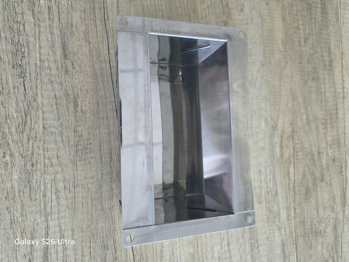Bandeja metálica para máquina