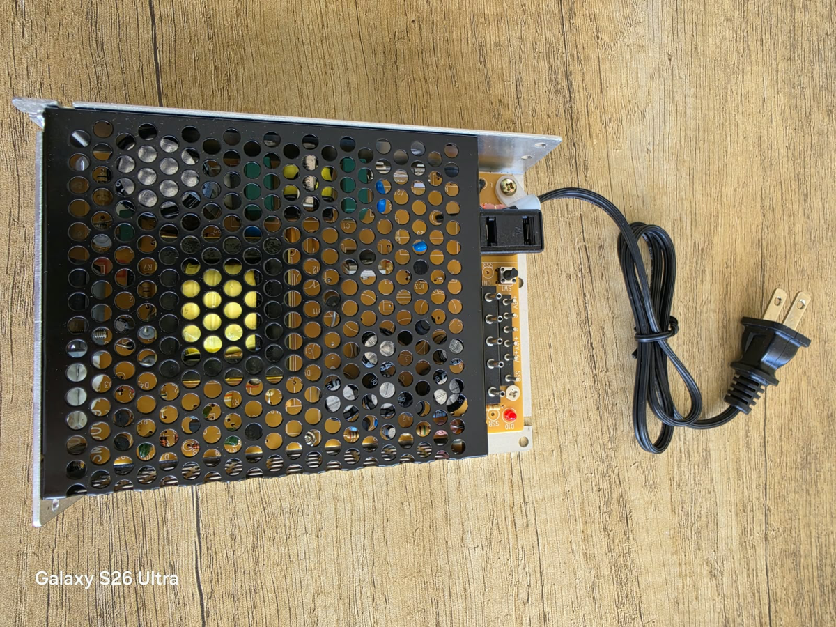 Fuente de alimentación para máquina